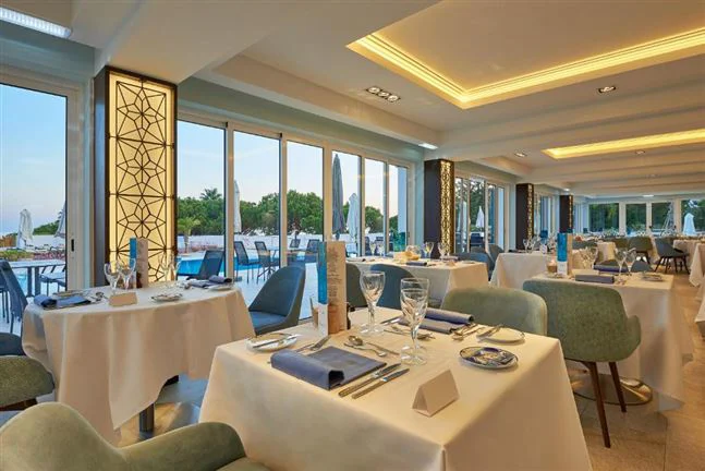 Dona Filipa Hotel — Dining & Bars